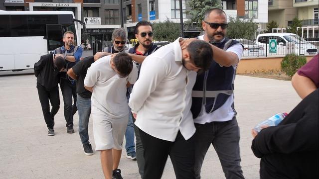 Edirne’de şehit ailesini dolandıran 11 şüpheli hakim karşısında 2