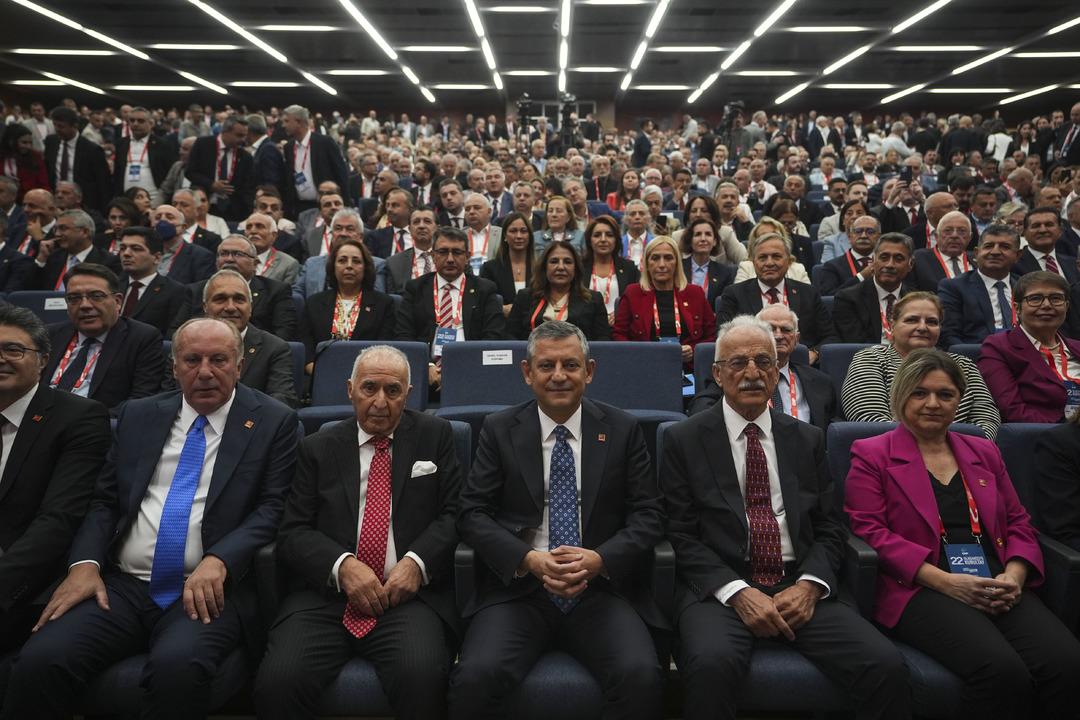 Özgür Özel kazandıktan hemen sonra bomba yorum! Cem Küçük ten Kılıçdaroğlu sözleri: "Bu iş bitti, uzatmalarına gerek yok" 1