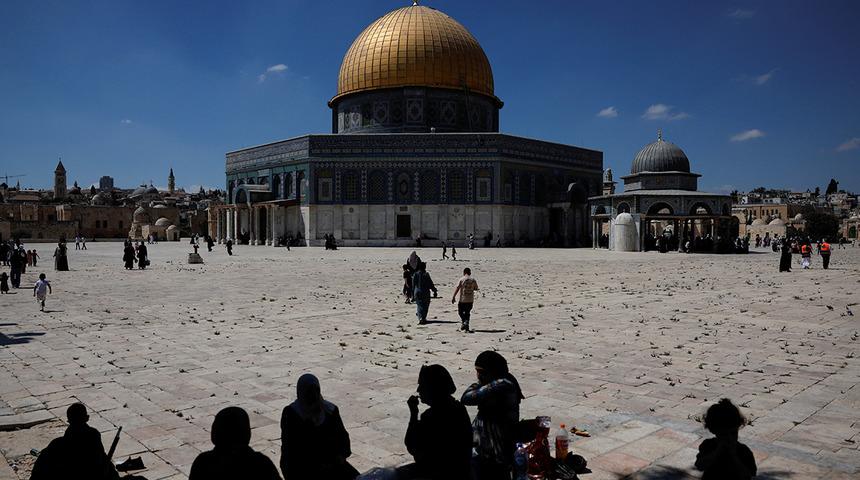 İsrailliler, Mescid-i Aksa'ya baskın düzenledi! Kirk için ayin yaptılar