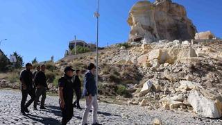 Kapadokya’da Kadıkalesi’nin bir bölümündeki kaya parçaları koptu
