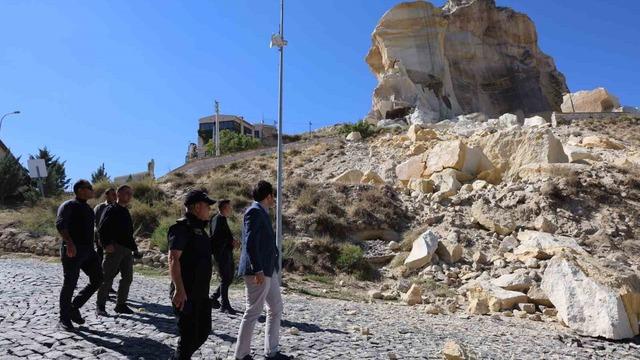 Kapadokya’da Kadıkalesi’nin bir bölümündeki kaya parçaları koptu
