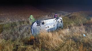 Sivas'ta şarampole devrilen otomobildeki 5 kişi yaralandı