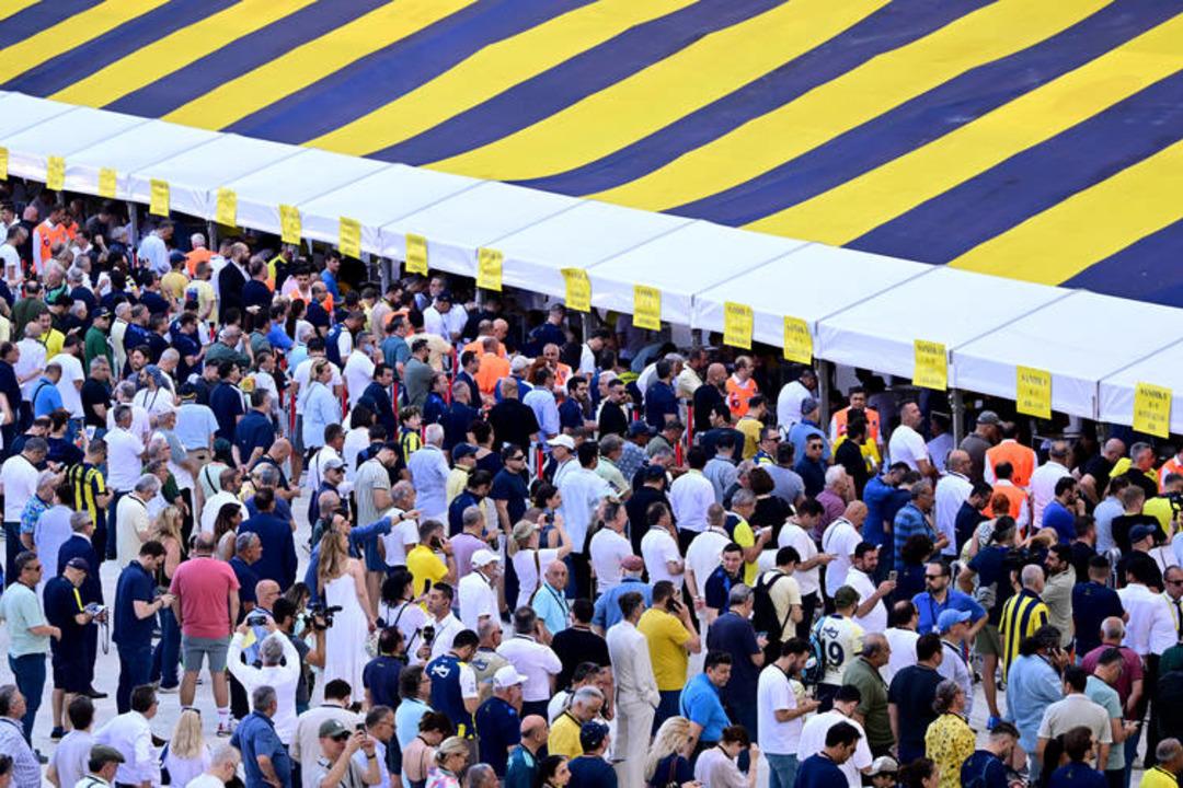 Fenerbahçe nin yeni başkanı Sadettin Saran oldu! Ali Koç ile kıyasıya yarışta az farkla kazandı 2