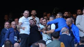 Fenerbahçe Kongresi'nde tansiyon yükseldi! Ali Koç ve Sadettin Saran destekçileri arasında kavga çıktı