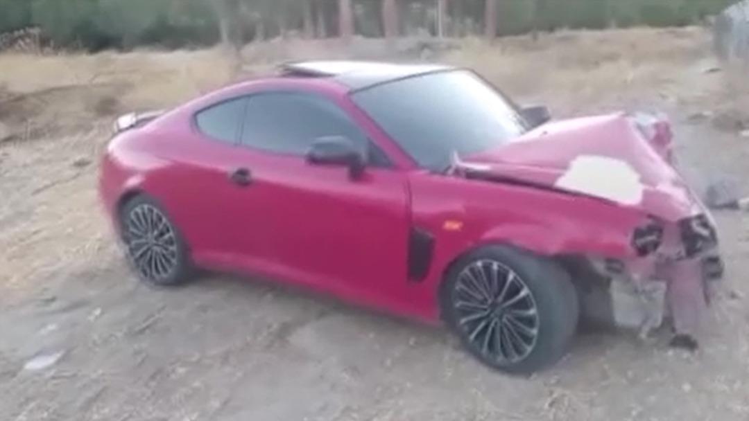 Antalya da iki otomobilin çarpıştığı kazada 1 i ağır 4 kişi yaralandı 2