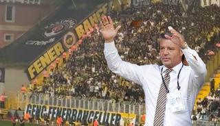Fenerbahçe taraftarları Sadettin Saran'ı selamladı!