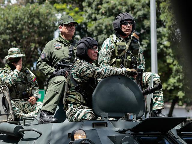 Venezuela'da ABD'ye karşı savaş hazırlığı! Ordu sokaklara indi