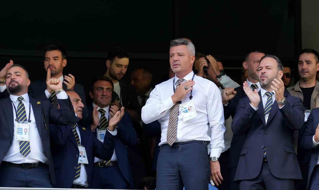 Fenerbahçe nin yeni başkanı Sadettin Saran oldu! Ali Koç ile kıyasıya yarışta az farkla kazandı 4