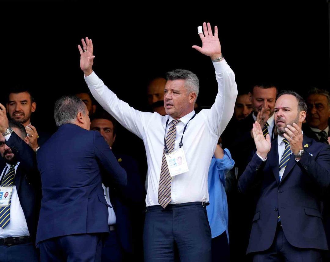 Fenerbahçe nin yeni başkanı Sadettin Saran oldu! Ali Koç ile kıyasıya yarışta az farkla kazandı 3