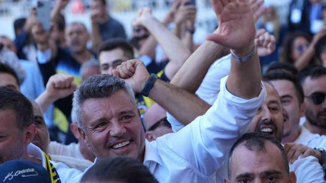 Fenerbahçe'nin yeni başkanı Sadettin Saran oldu! Ali Koç ile kıyasıya yarışta az farkla kazandı