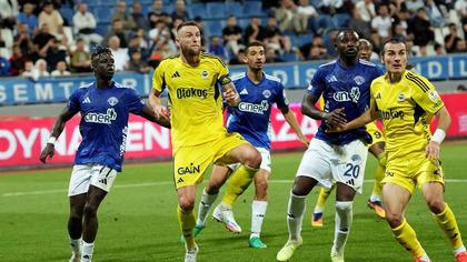 Fenerbahçe'den Kasımpaşa deplasmanında kritik puan kaybı! Sarı-lacivertliler 10 kişi kalan rakibine diş geçiremedi