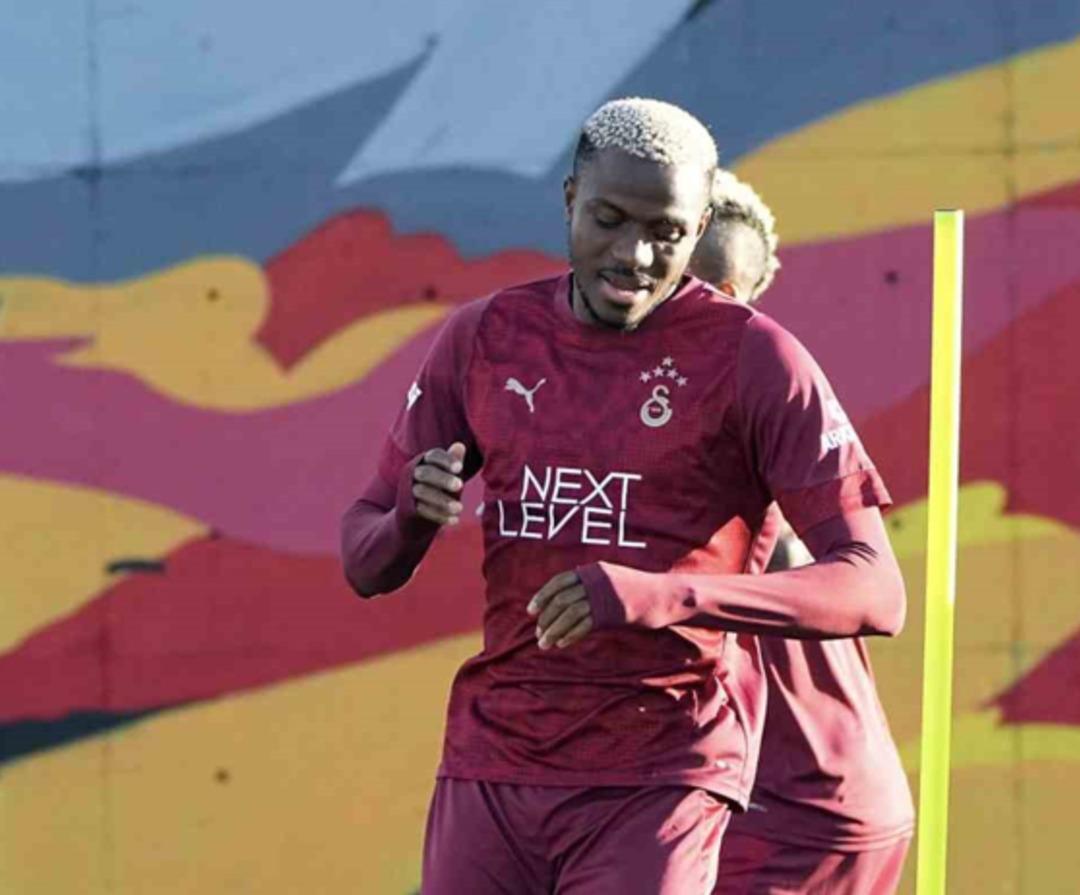 Galatasaray da Victor Osimhen m&uuml;jdesi! Konyaspor ma&ccedil;ı &ouml;ncesi resmi a&ccedil;ıklama geldi 1