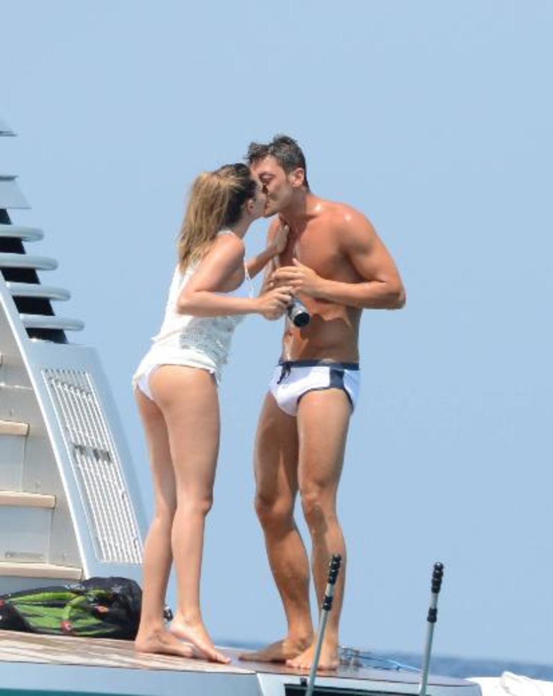 Mesut &Ouml;zil ve sevgilisi Mandy Capristo 