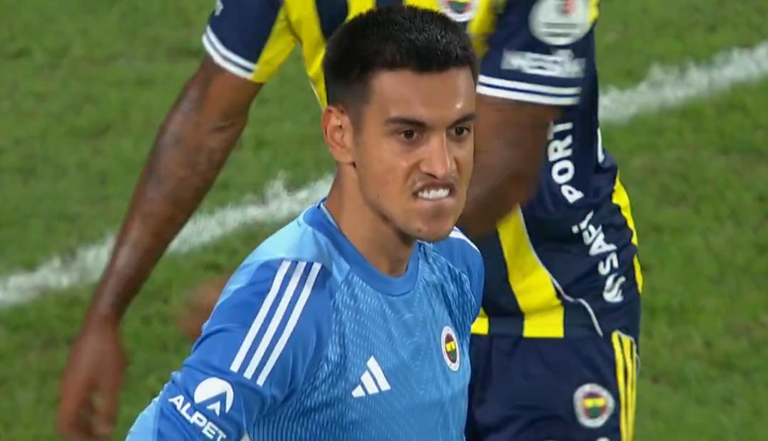 Fenerbahçe de Alanyaspor maçının faturası İrfan Can Eğribayat a kesilmişti! Kasımpaşa maçında o isme ilginç tepki...   İrfan, Ali Koç u gönderdin...   2