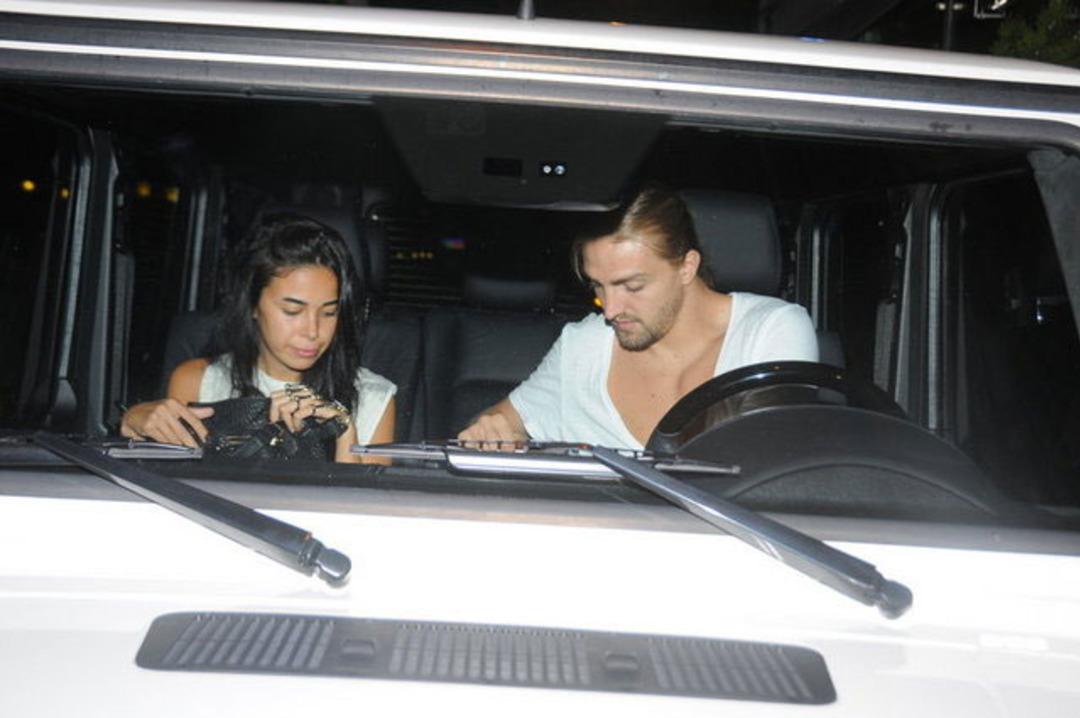 Caner Erkin romantik akşam yemeğinde