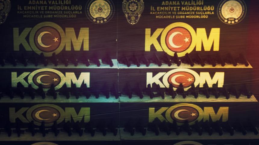 Adana'da polisin durdurduğu tırda 97 ruhsatsız tabanca ele geçirildi