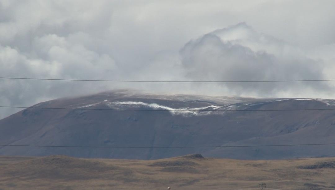 Mevsimin ilk karı oraya düştü! Kar kalınlığı 30 santimetreyi buldu: Muhteşem manzaralar ortaya çıktı 2