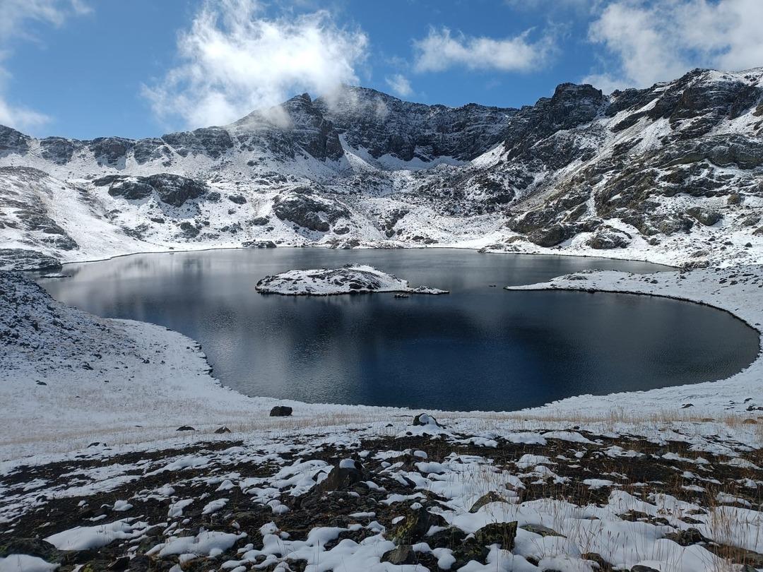 Mevsimin ilk karı oraya düştü! Kar kalınlığı 30 santimetreyi buldu: Muhteşem manzaralar ortaya çıktı 3