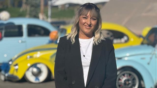 İki çocuk annesi Şebnem kanseri yendikten sonra vosvos konvoyu ile kutladı: Kanseri yendim hayat kazandı