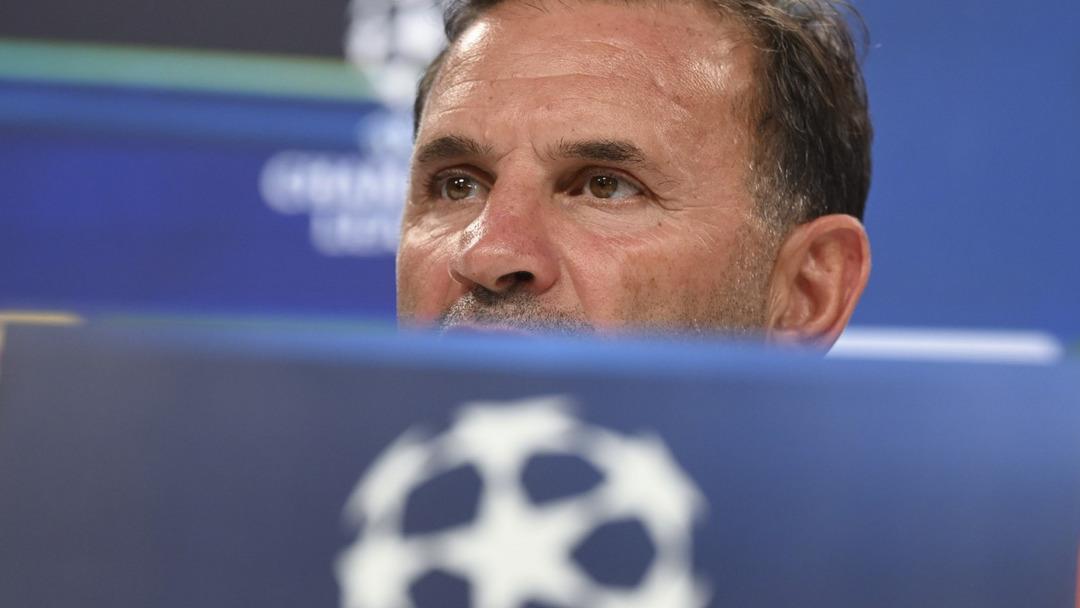 Galatasaray da teknik direktör Okan Buruk neşteri vuruyor! Şampiyonlar Ligi nde alınan ağır hezimet 4 isme kulübeyi gösterdi...  4