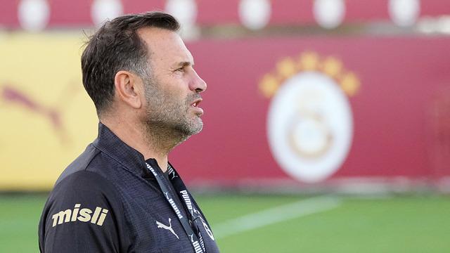 Galatasaray'da teknik direktör Okan Buruk neşteri vuruyor! Şampiyonlar Ligi'nde alınan ağır hezimet 4 isme kulübeyi gösterdi... 
