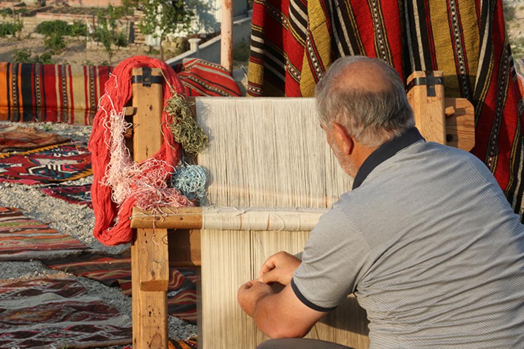 El emeği değeri bin kat arttı: Fiyatlar uçtu gitti... Kayseri, Uşak, Sivas, Kars ta yapılıp yurt dışında rekor fiyatlara satılıyor! 2