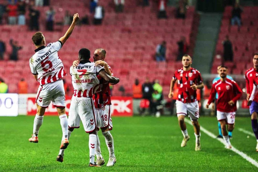 Samsunspor lige iyi başladı! Alt ligden gelen rakiplerine karşı fire vermeyen karadeniz ekibi puanını 11 e yükseltti... 2