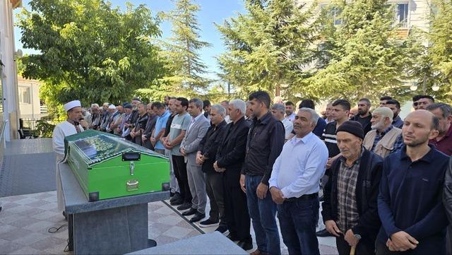 3 padişah, 12 cumhurbaşkanı gören 127 yaşındaki Amasyalı ’Ayşe Nine’ vefat etti 2