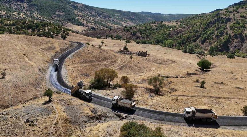 Bingöl’de 650  kilometrelik yol asfaltlama ve bakım çalışma gerçekleştirildi