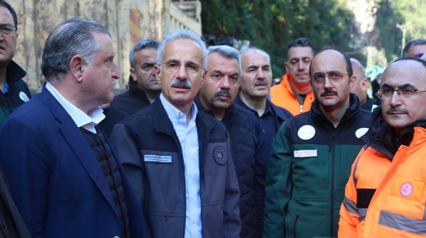 Ulaştırma ve Altyapı Bakanı Abdulkadir Uraloğlu: "Çamlıhemşin-Ayder yolu tekrar ulaşıma açıldı"