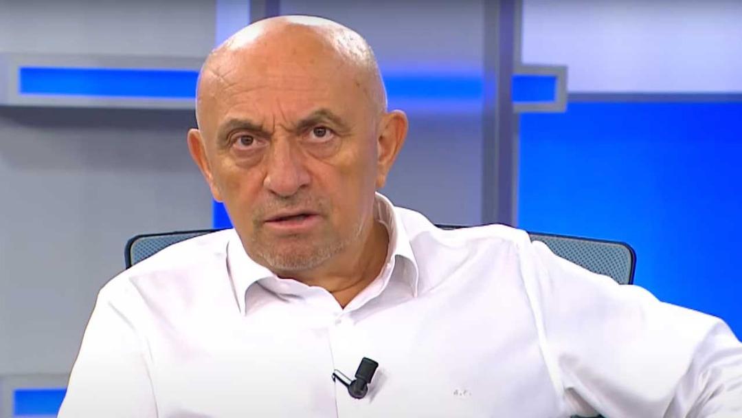 Sinan Engin den Fenerbahçe nin eski teknik direktörü Jose Mourinho için inanılmaz sözler!   Maç öncesi görüşmüşler...   1