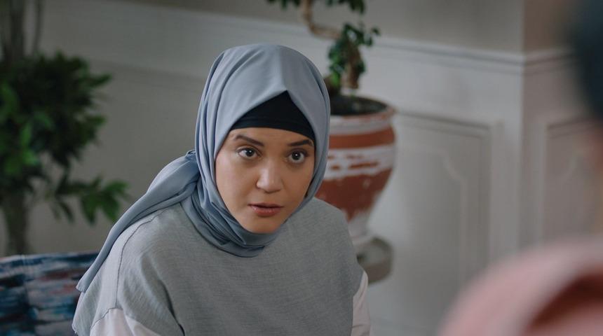 'Koltuğa işedi' iddiası gündemdeydi! Kızılcık Şerbeti'nin Nilay'ı Feyza Civelek iddialara sert çıktı