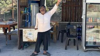 İş yerine astığı yazı dikkat çekti! Görenler yanına gitmeden geçemiyor