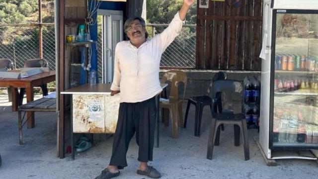 İş yerine astığı yazı dikkat çekti! Görenler yanına gitmeden geçemiyor