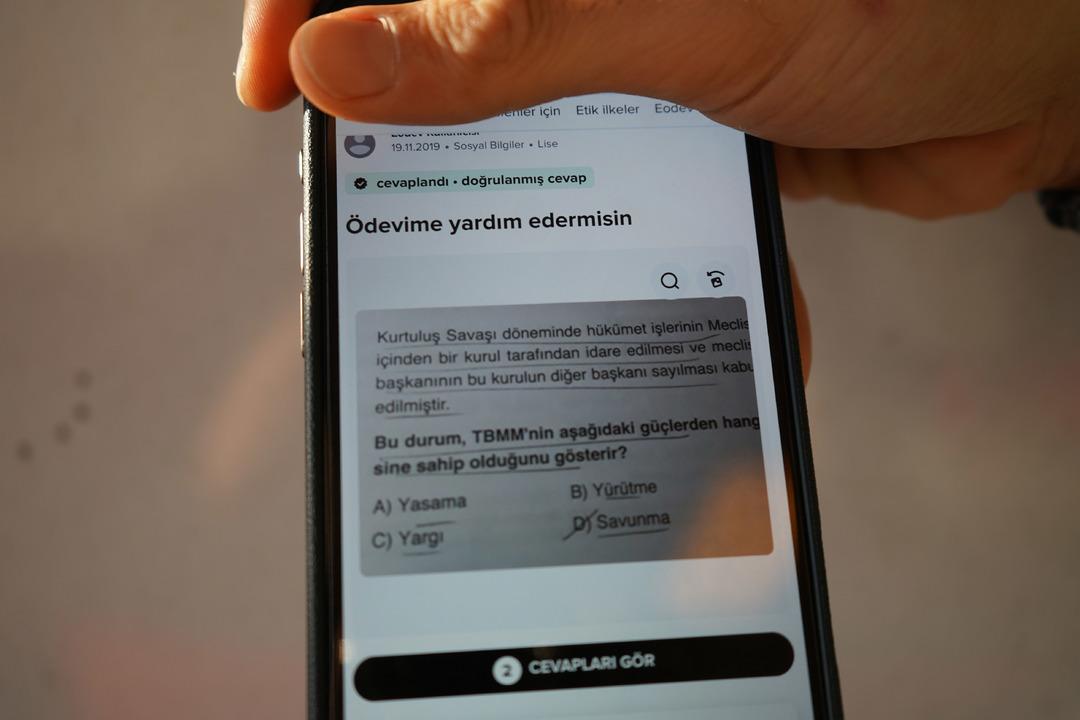 Yeni risk:  Ödev karaborsası!  Dijital ödev siteleri tehdit saçıyor: Çocukların bilgilerini çalıyor! Masum bir ödev yardımı olmayabilir... 2