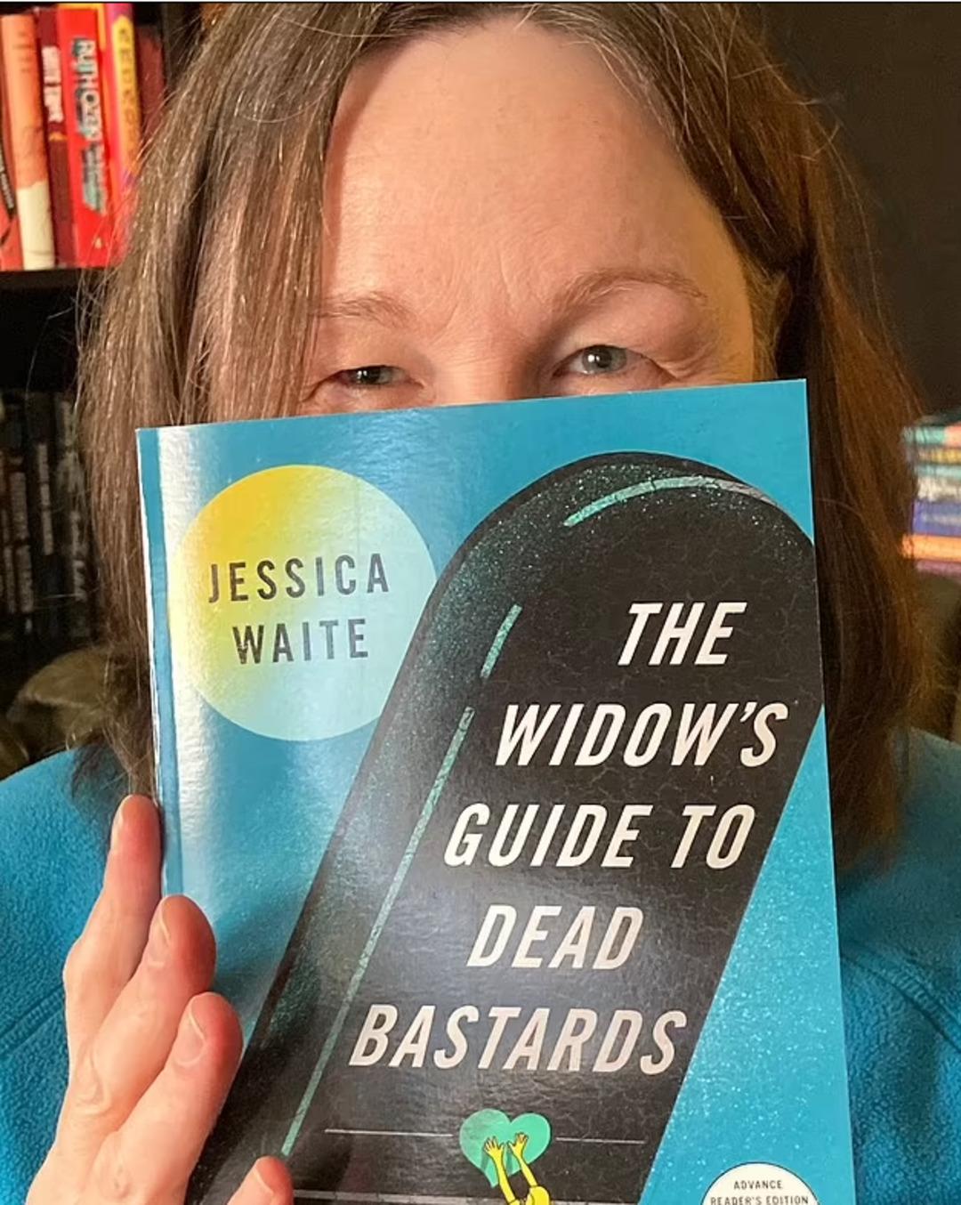 “Houston eskortları” arama kaydını görünce deliye döndü: Ölen eşinin küllerini köpeğinin dışkısıyla karıştırıp yedi!  2