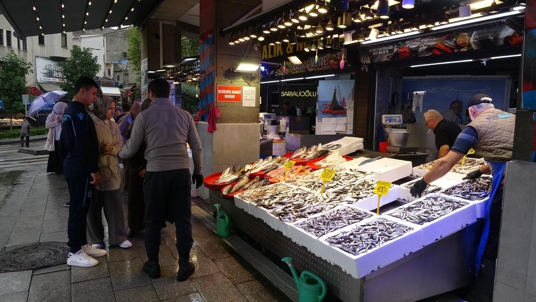 Karadeniz’de hamsi bereketi yüzleri güldürdü: "Hamsi gün geçtikçe irileşmeye başladı" 4