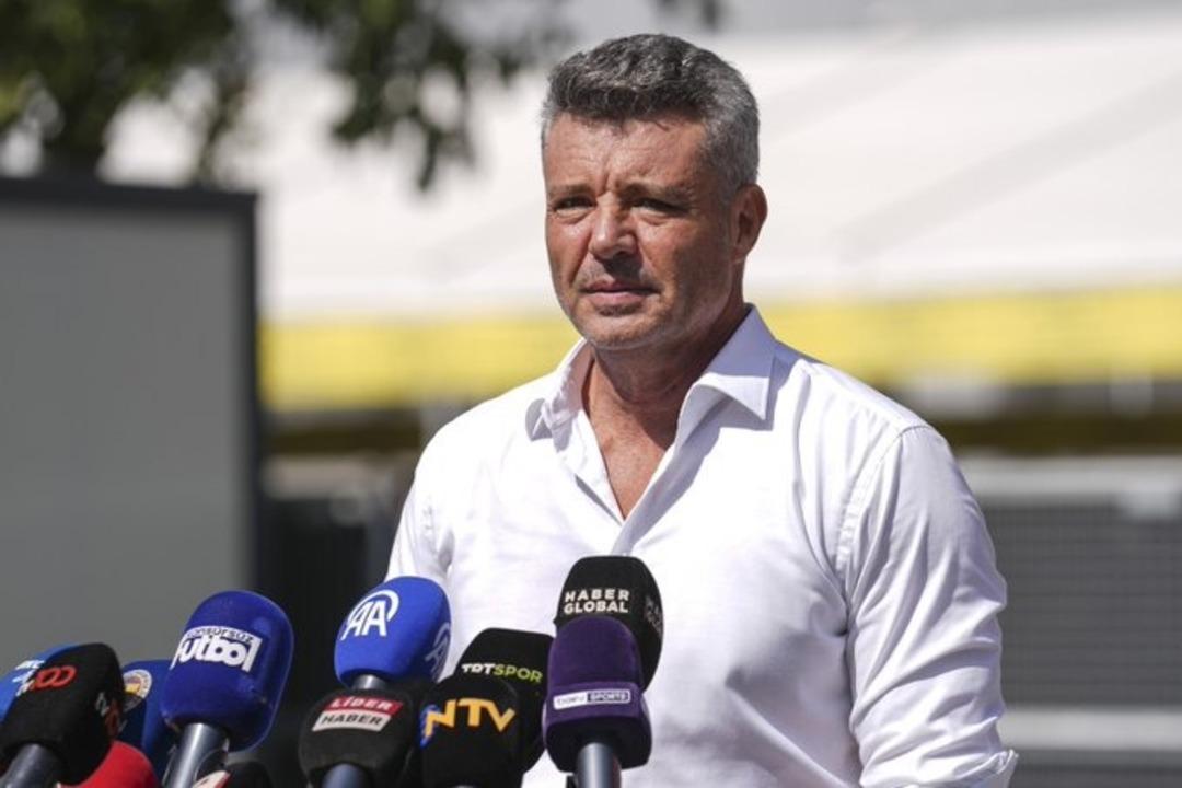 Fenerbahçe de çiçeği burnunda başkan Sadettin Saran kaleci İrfan Can Eğribayat hakkında konuştu!   Göreceğiz   yanıtına cevap verdi... 1