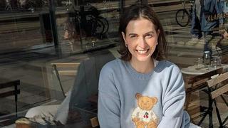 Para biriktirmek için uçakla işe gidiyor! Sadece 10 gün çalışıyor...