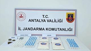 Antalya’da 5 kiloya yakın kokain ele geçirildi