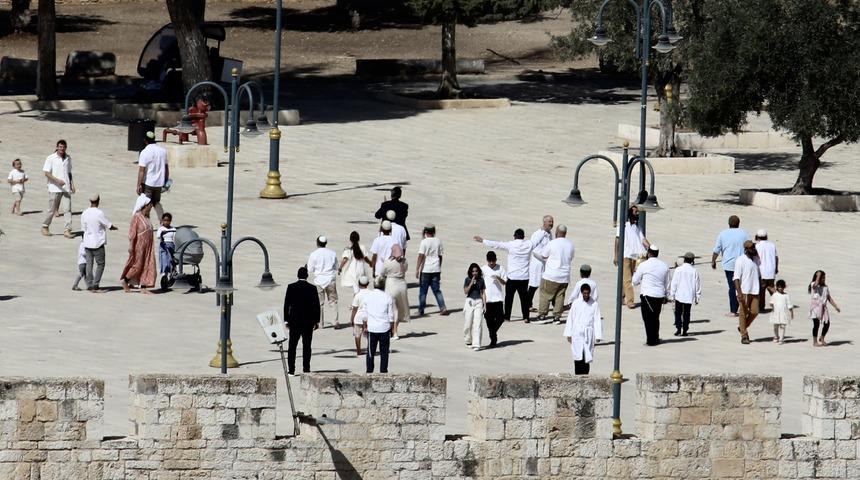 Fanatik Yahudiler, İbrani yeni yılında Mescid-i Aksa'ya baskın düzenledi