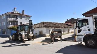 İnönü Belediyesi’nden ilçe içi yollarda bakım çalışmaları devam ediyor