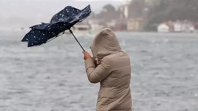 İstanbul'a yağış geliyor! 10 derece birden düşecek: Gün ve saat verildi