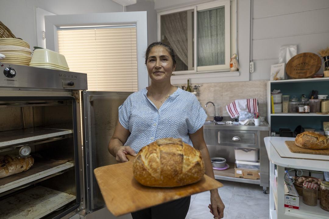 Mutfağında başladığı ekşi maya ekmek yolculuğunu atölyeye taşıdı! 4