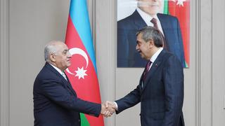 Bakan Tekin, Azerbaycan Başbakanı Asadov ile görüştü