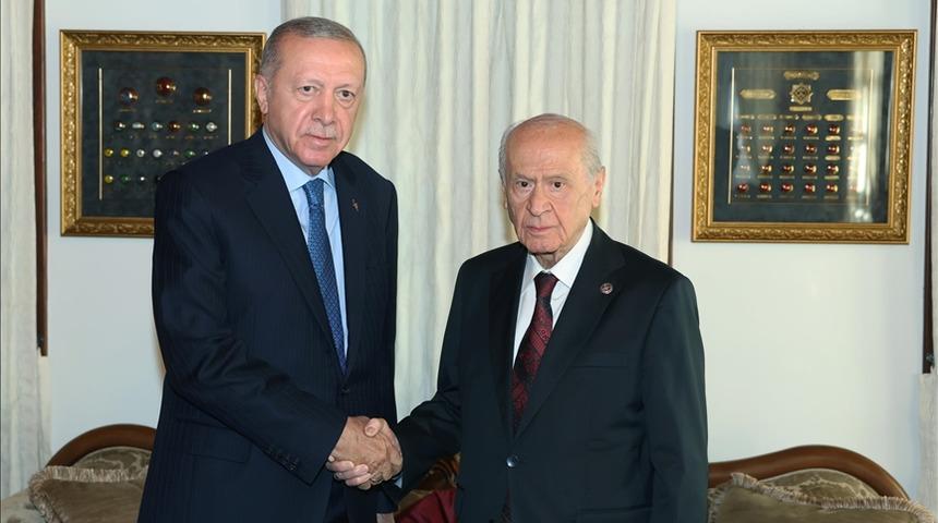 MHP Genel Başkanı Bahçeli'den Cumhurbaşkanı Erdoğan'a tebrik telefonu