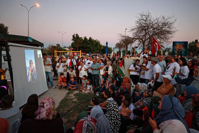 Mersin de Küresel Sumud Filosu nu "selamlama" etkinliği düzenlendi 11