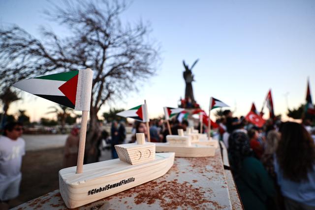 Mersin de Küresel Sumud Filosu nu "selamlama" etkinliği düzenlendi 5