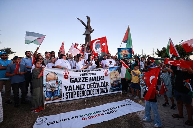 Mersin de Küresel Sumud Filosu nu "selamlama" etkinliği düzenlendi 3
