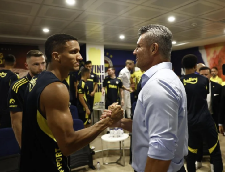 Fenerbahçe'nin yeni Başkanı Sadettin Saran Samandıra'ya ilk adımı attı! İlk sözleri dikkat çekti: Hiç merak etmeyin... G1